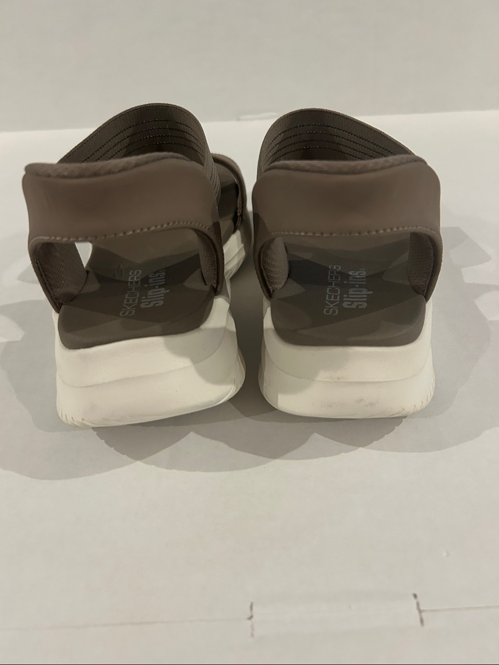 Skechers slip-ins size 8 taupe sandals - Picture 3 of 6